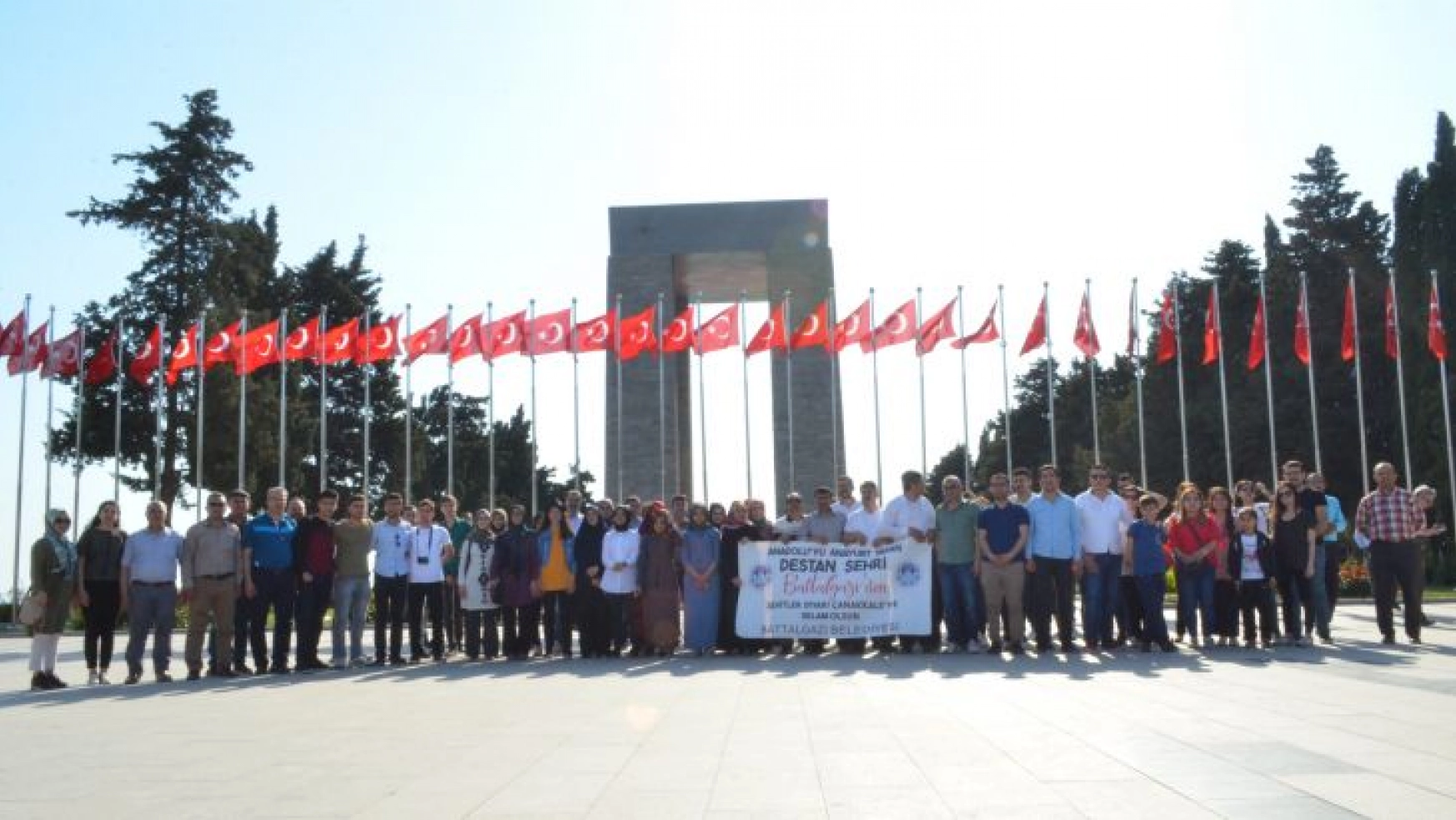 Öğrenciler Ve Belediye Çalışanları, Şehitler Diyarı Çanakkale'den Döndü