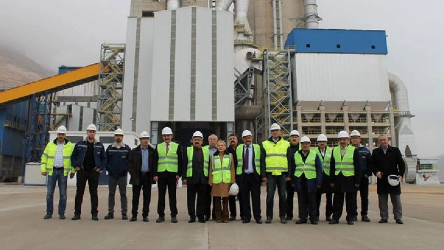 Elazığ MHP'den çimento fabrikasına ziyaret