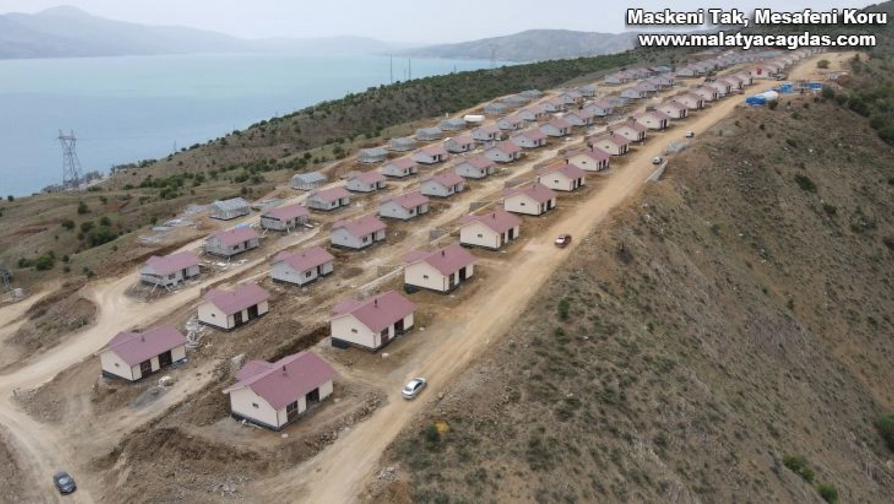 Elazığ'ın 300 köyünde, çelik konutlar yükseliyor