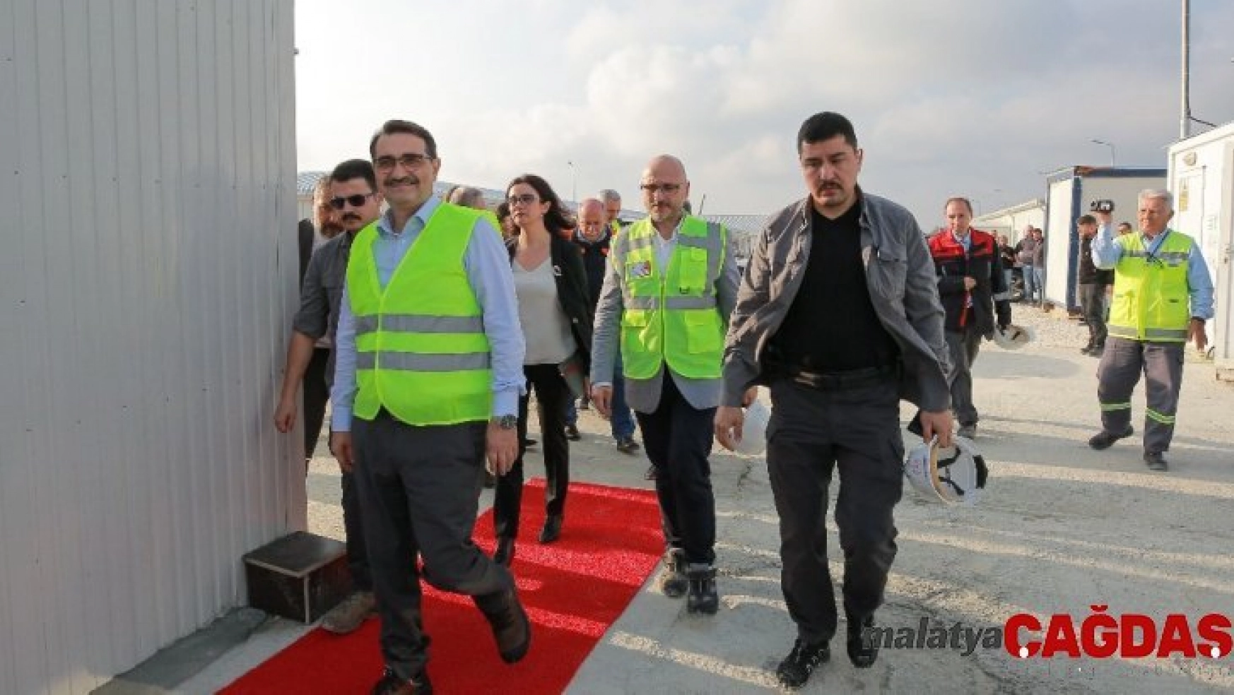 Enerji Bakanı Dönmez Türk Akım alım terminalini ziyaret etti