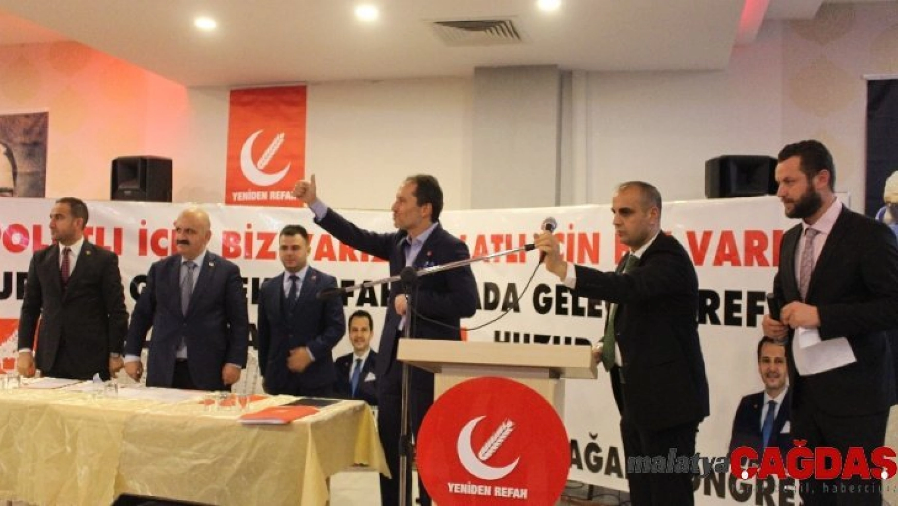 Erbakan: 'Partimiz Türkiye siyasetinin bundan böyle alternatifsiz olmadığını ortaya koymuştur'