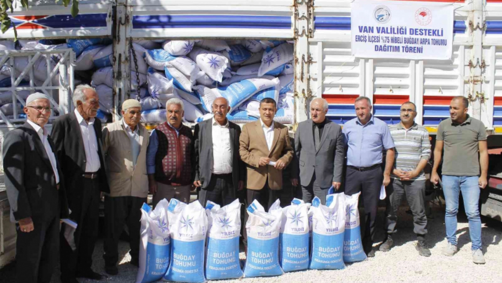 Erciş'te çiftçilere yüzde 75 hibeli buğday arpa tohumu desteği yapıldı