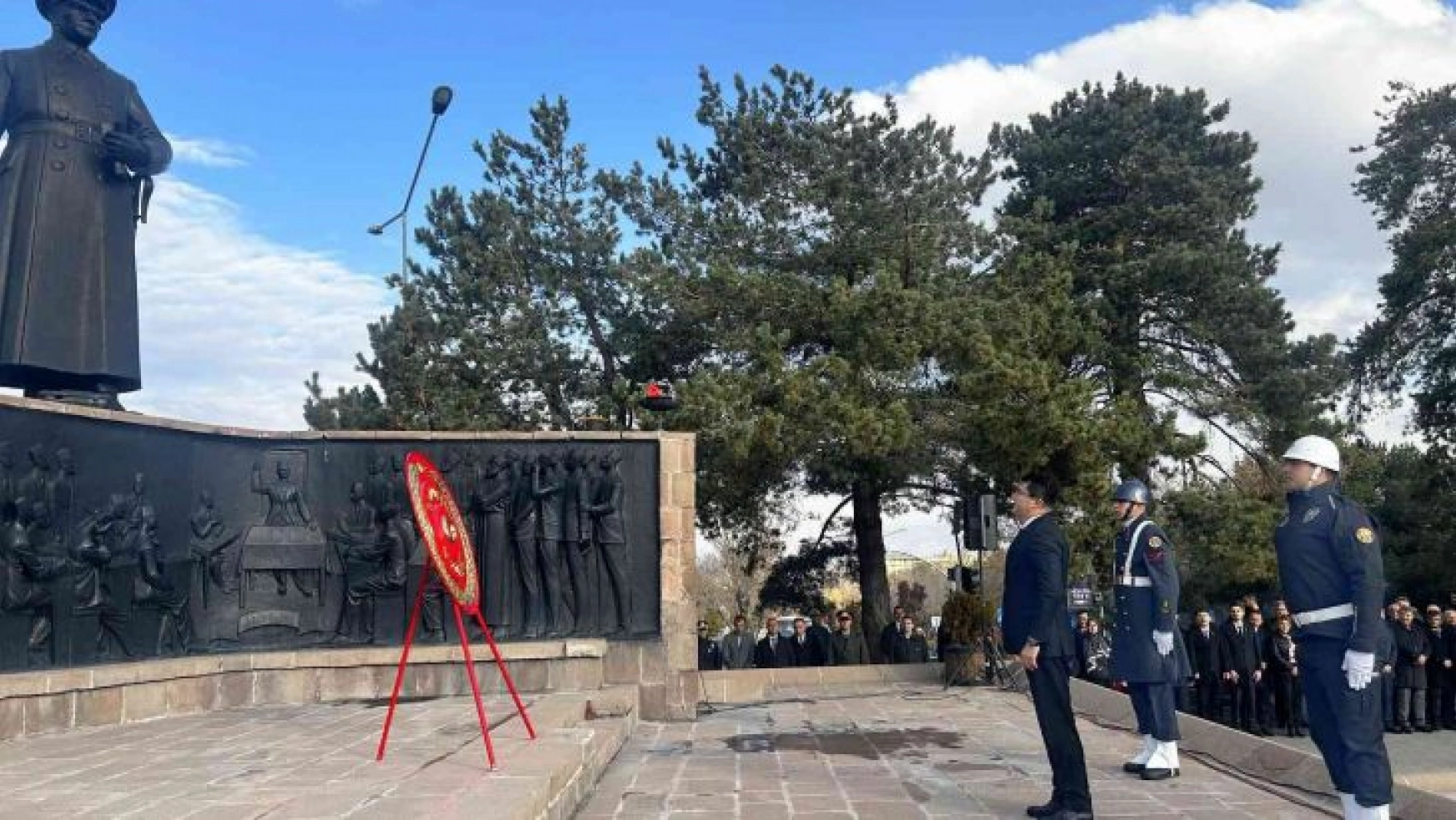 Erzurum'da 10 Kasım Atatürk'ü Anma töreni