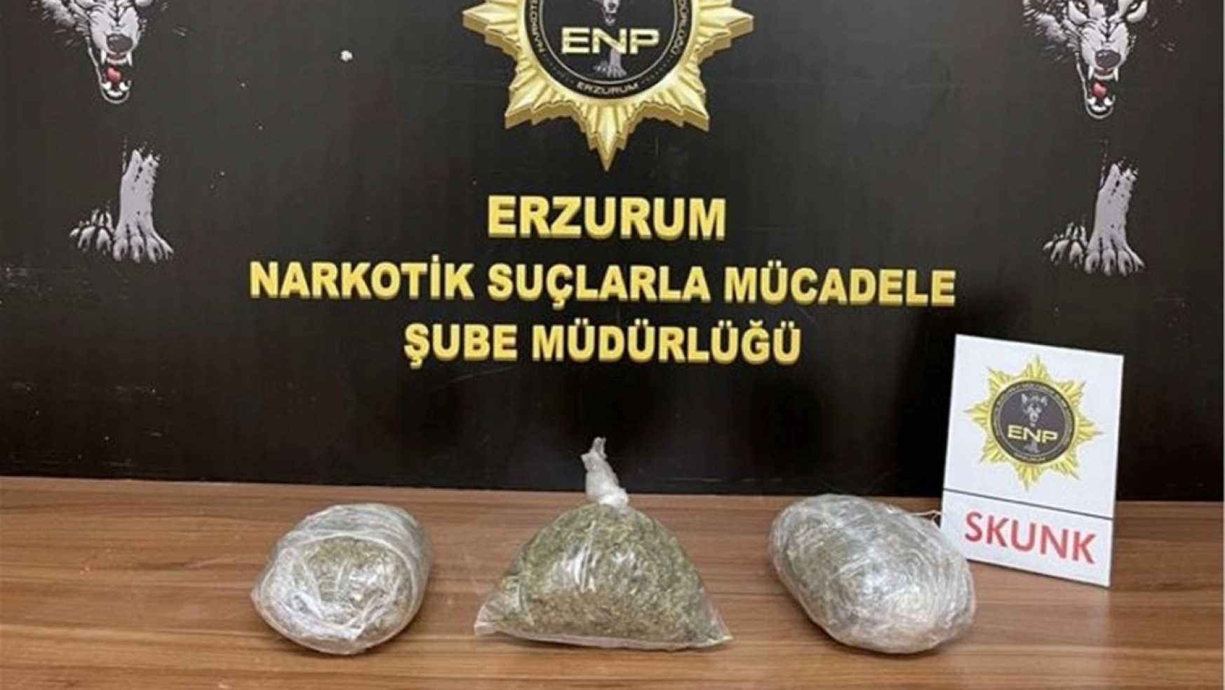 Erzurum'da uyuşturucu operasyonunda biri hükümlü 8 şüpheli yakalandı