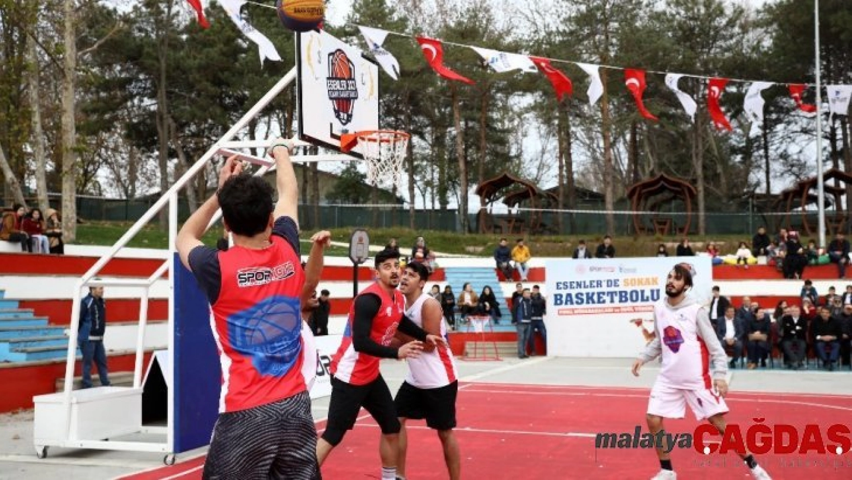 Esenler'de '33 Sokak Basketbolu Turnuvası'nın finali gerçekleşti