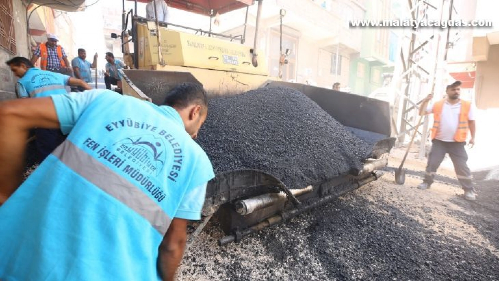 Eyyübiye Belediyesi asfalt atağını sürdürüyor
