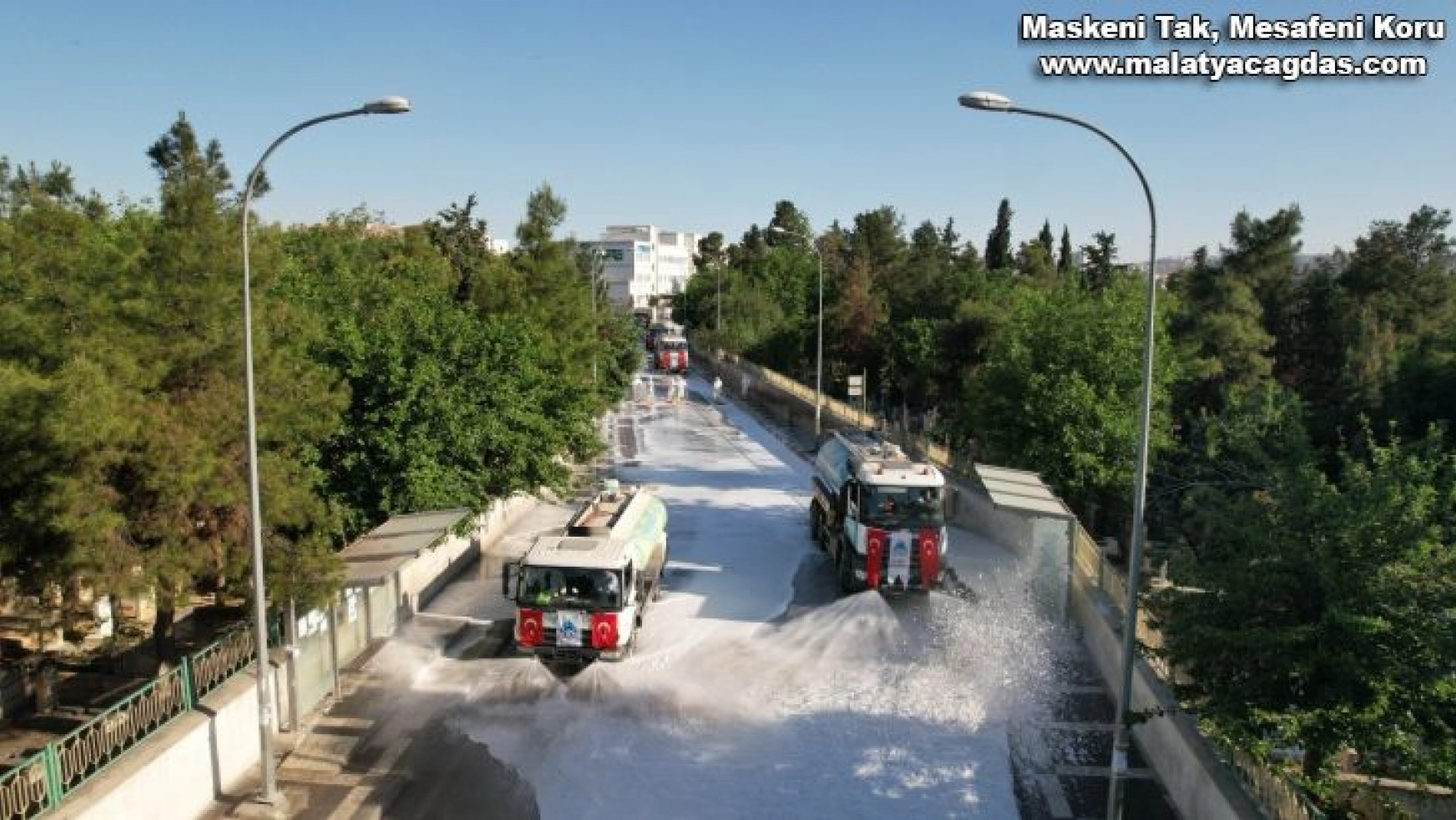 Eyyübiye'de cadde ve sokaklar dezenfekte edildi