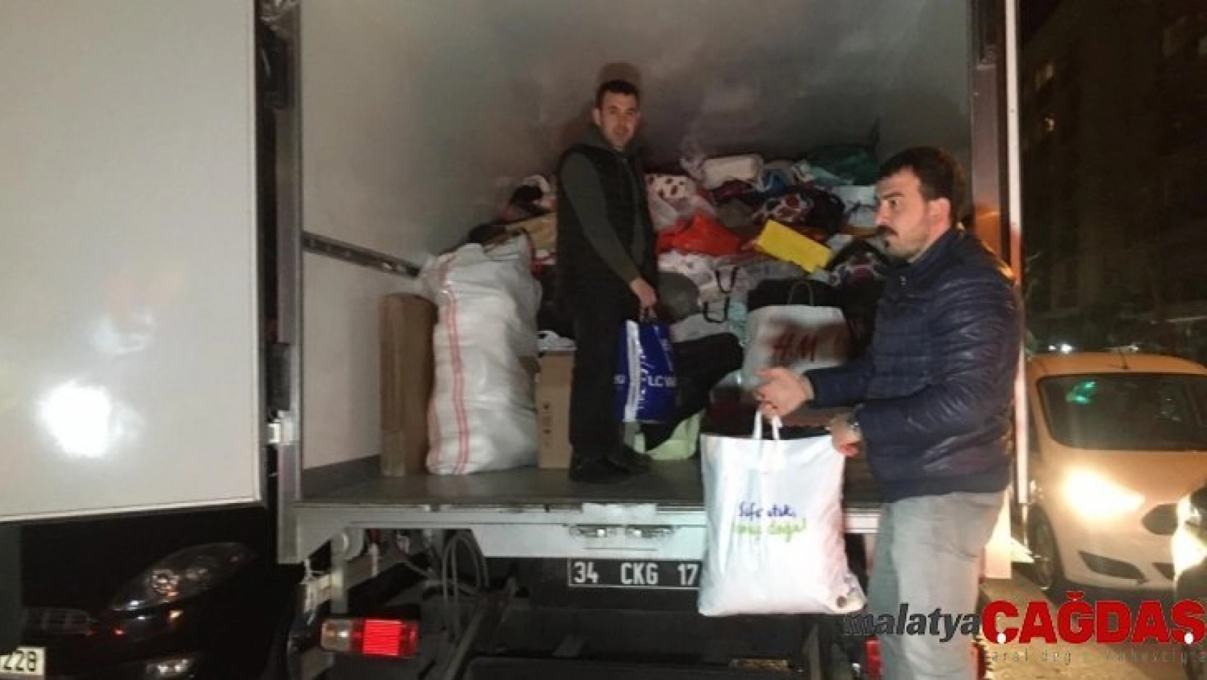 Fenerbahçeli taraftarlardan deprem bölgesine yardım