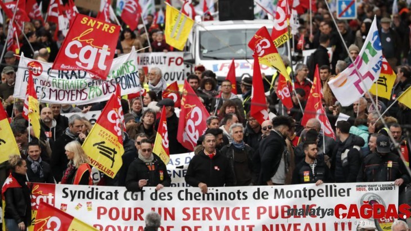 Fransa'da Noel kutlamaları için grevlere ara çağrısı