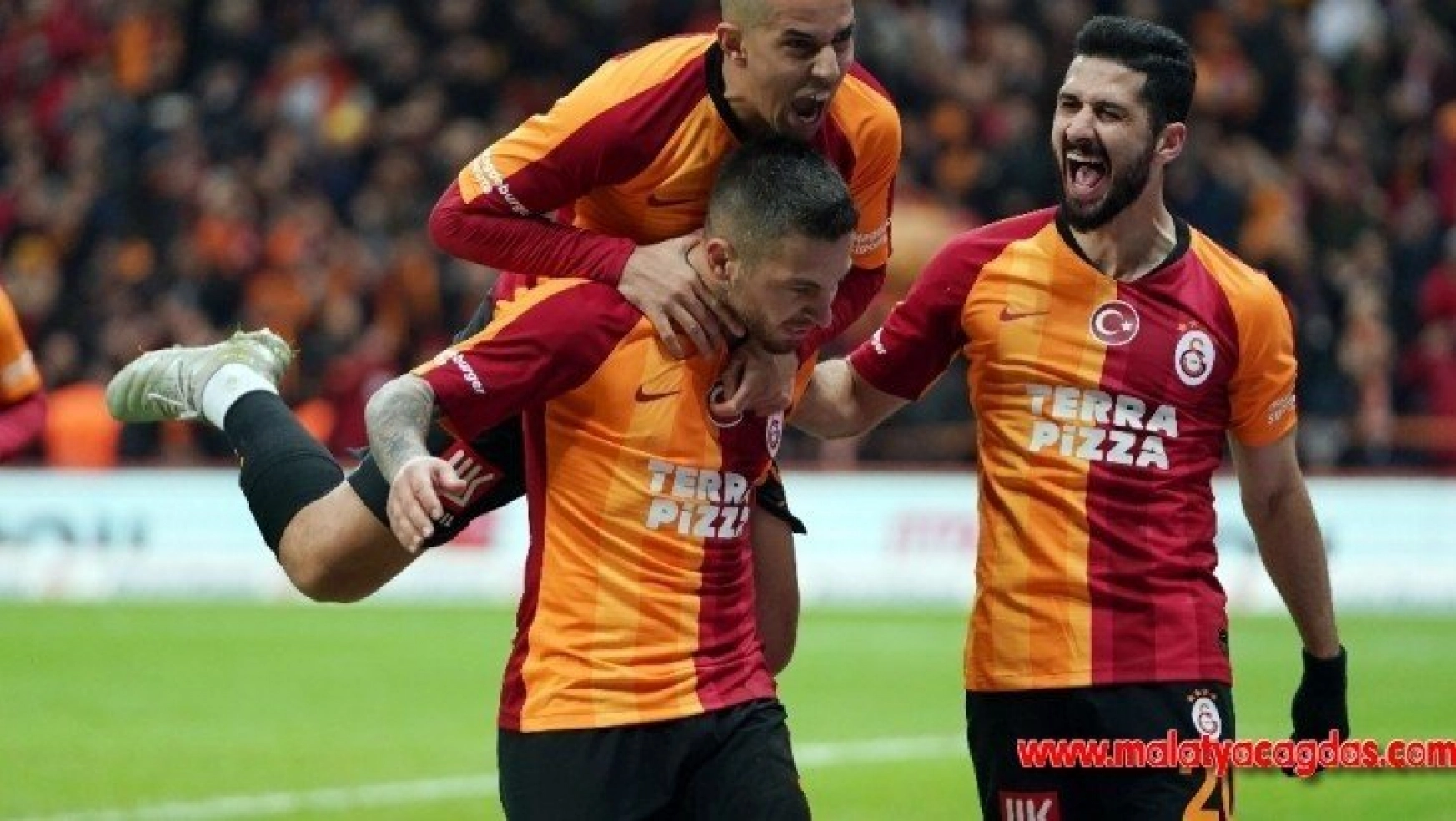 Galatasaray seriye bağladı, zirveye yürüyor