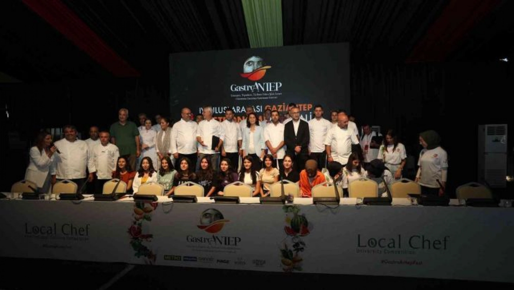 Gastroantep 'Local Chef Yarışması'nda usta şefler Gaziantep yemekleri ile kıyasıya yarıştı