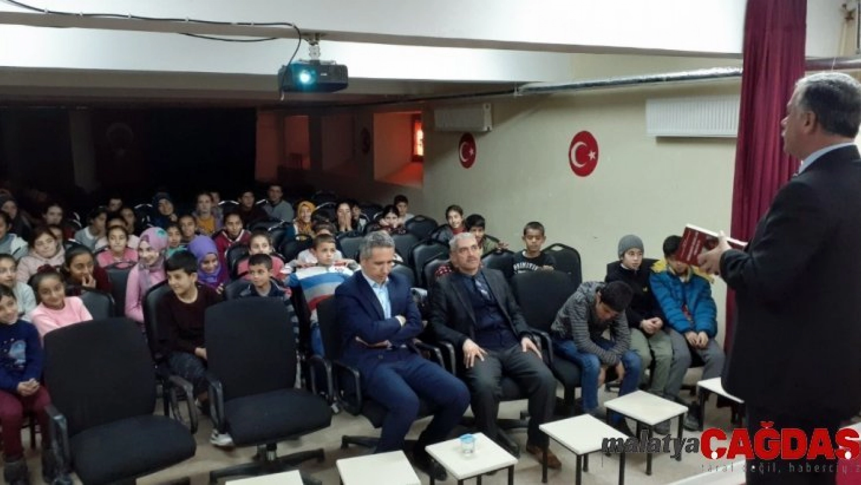 Gazeteci Çelik, öğrencilere gazetecilik mesleğini anlattı