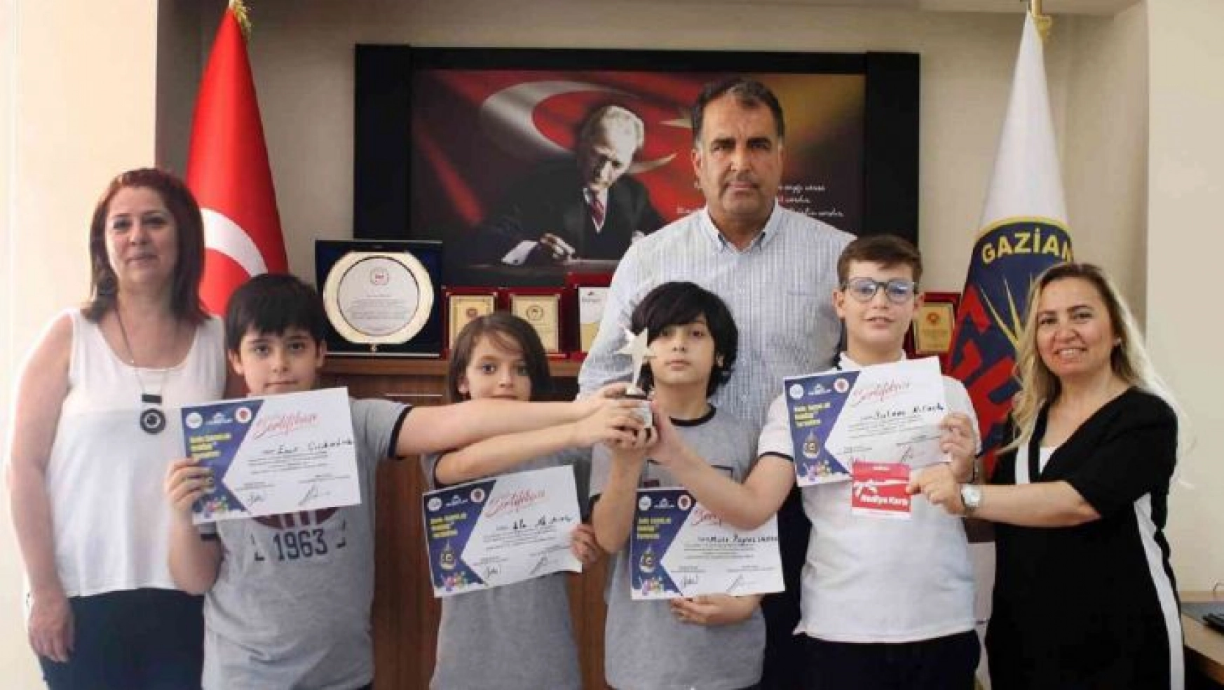 Gaziantep Kolej Vakfı'na ''Yükselen Yıldızlar'' ödülü