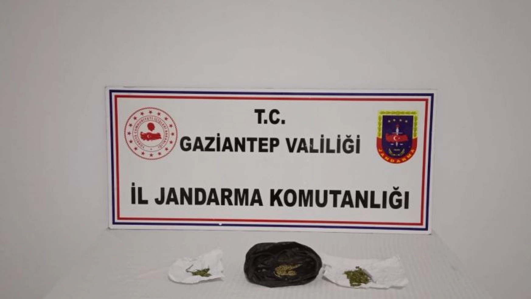 Gaziantep'te çok miktarda uyuşturucu ile kaçak malzeme ele geçirildi