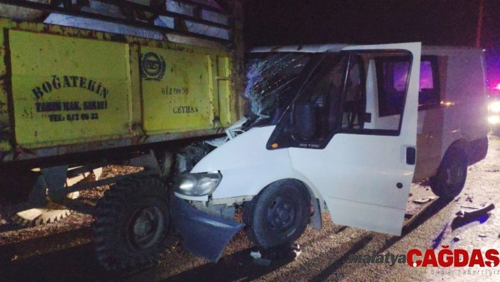 Gaziantep'te midibüs ile traktör çarpıştı: 5 yaralı