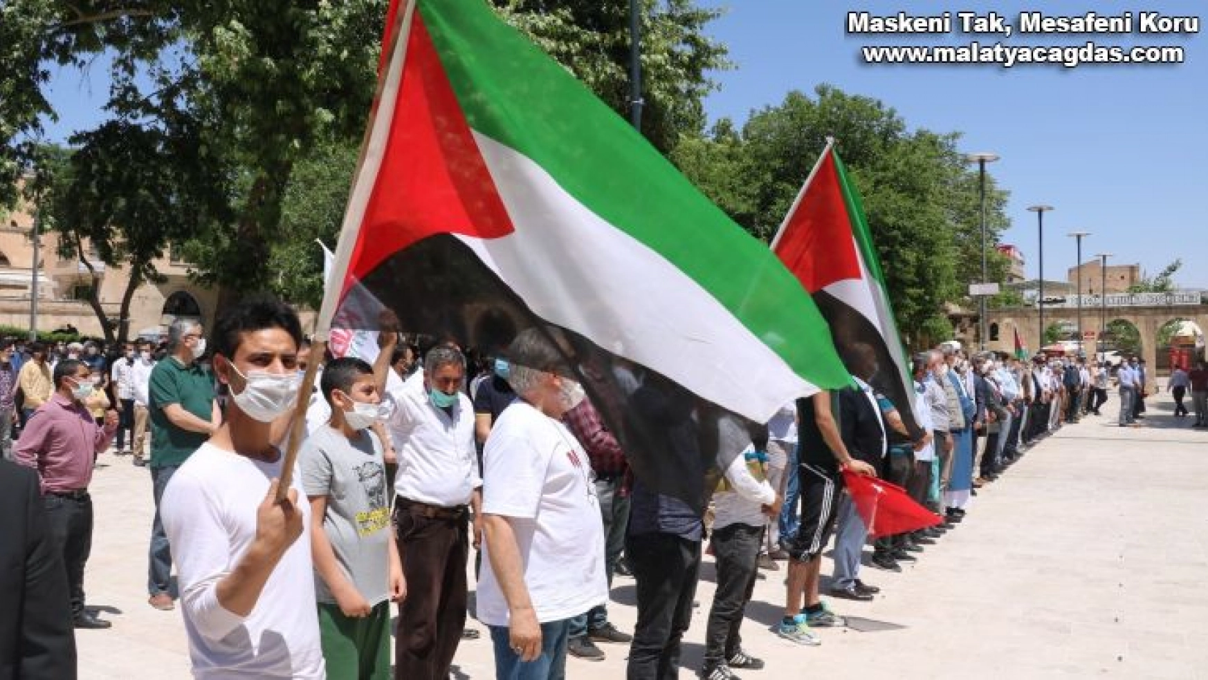 Gazze ve Kudüs şehitleri için Şanlıurfa'da gıyabi cenaze namazı kılındı