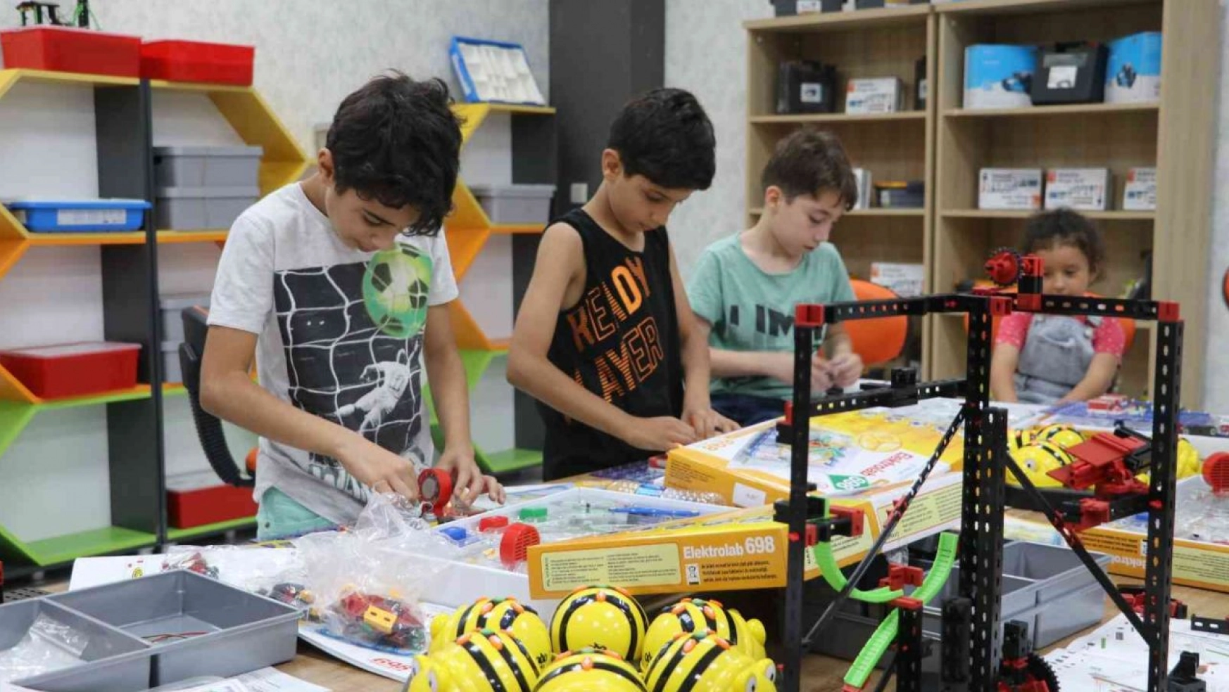 Gençler için robotik kodlama kursu açılıyor