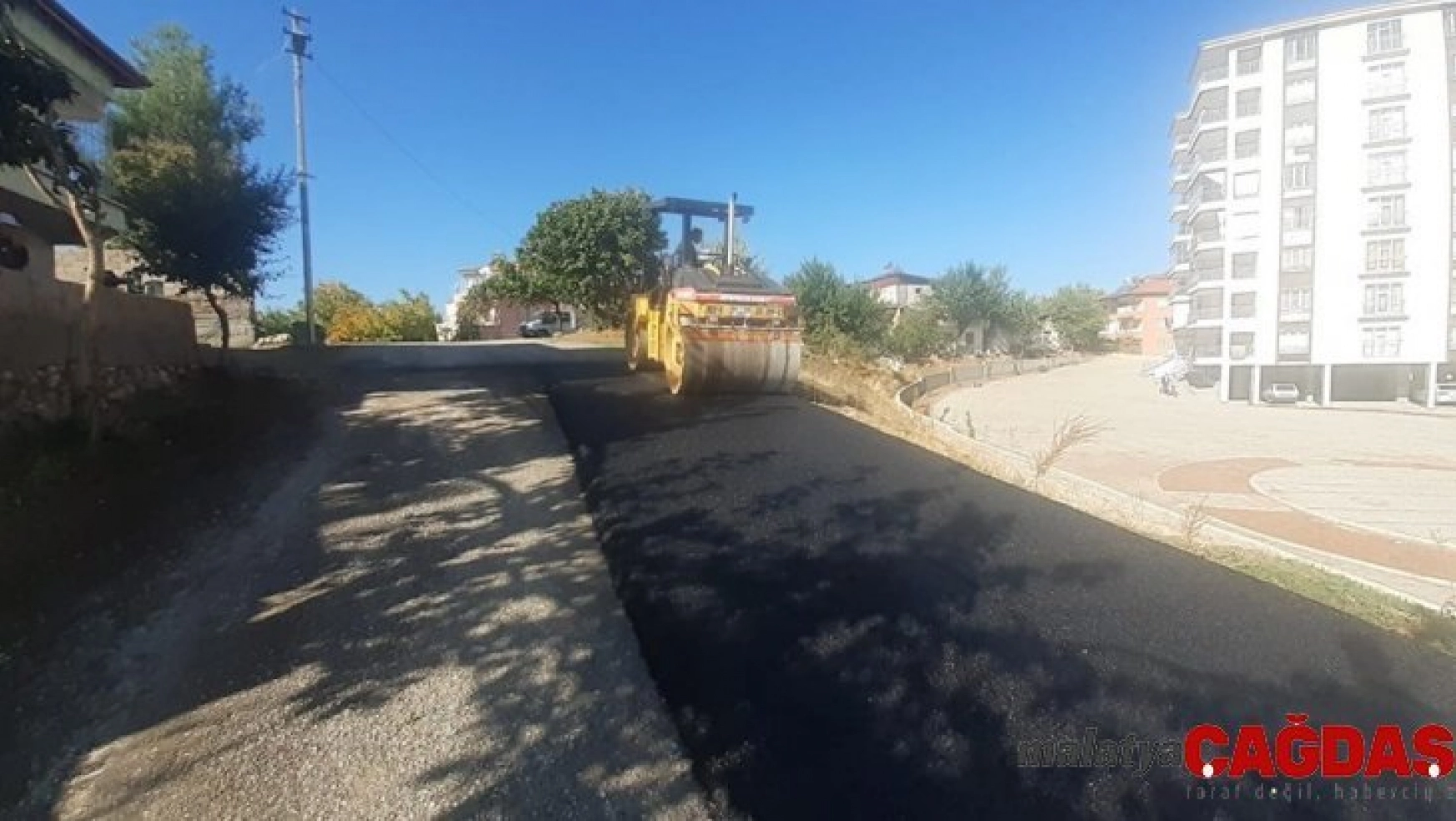 Gölbaşı ilçesinde asfalt yapım çalışmaları devam ediyor
