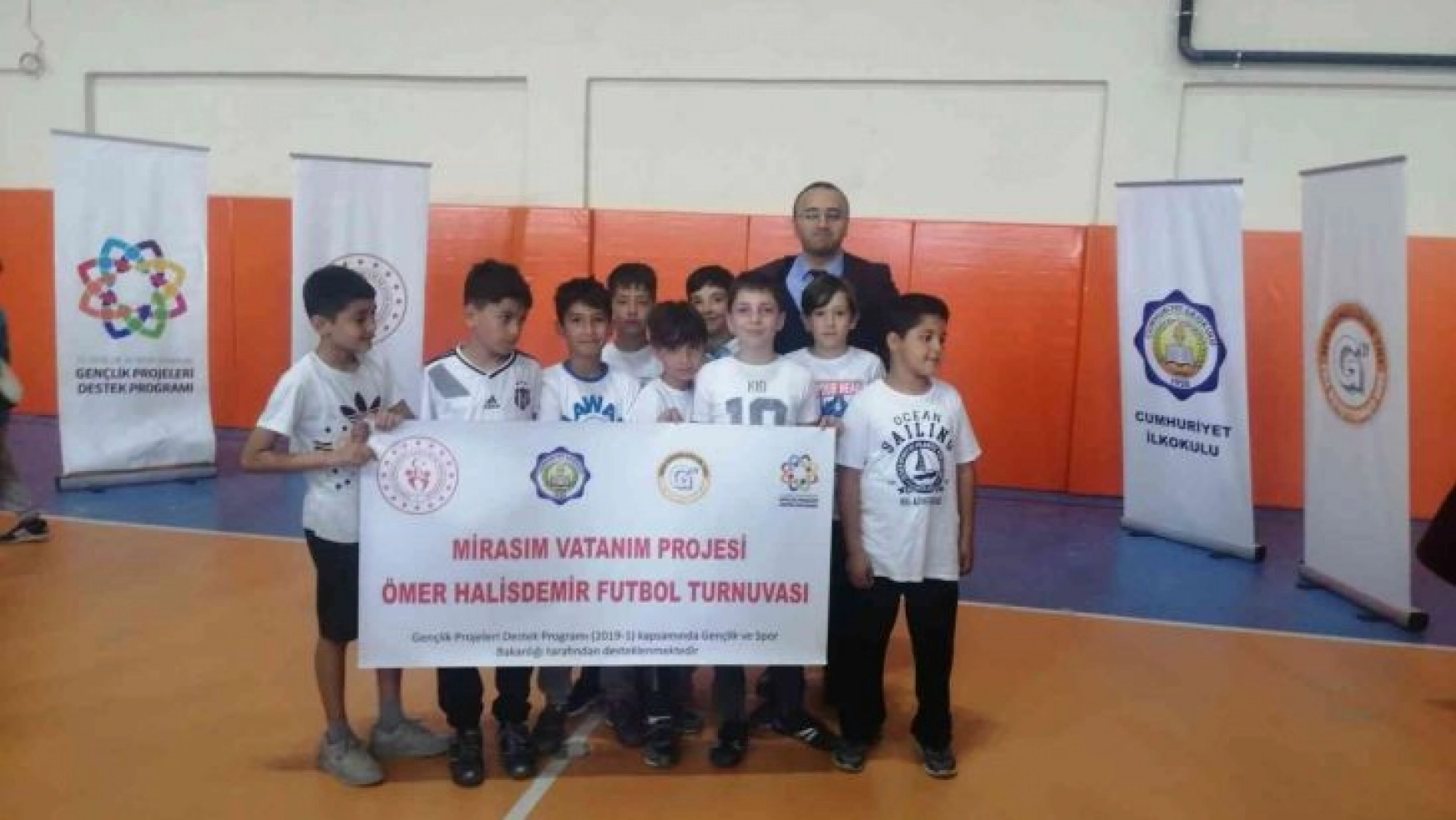 Güründe şehit Ömer Halis Demirin adıyla turnuva düzenlendi