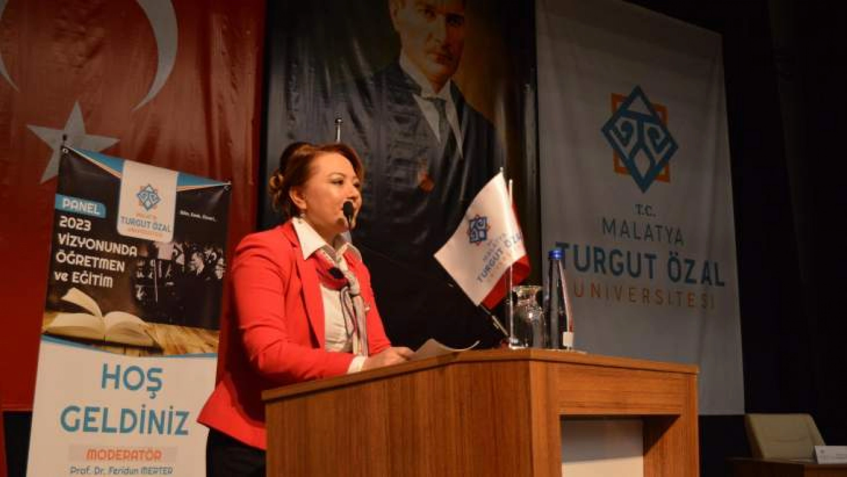 Malatya Turgut Özal Üniversitesi'nde Öğretmenler Günü paneli