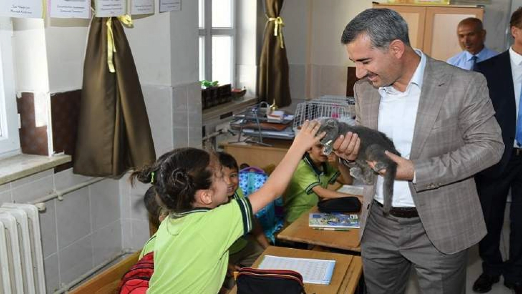 Başkan Çınar, 'Hayvan Sevgisini Özümsemek Vicdani Bir Sorumluluktur'