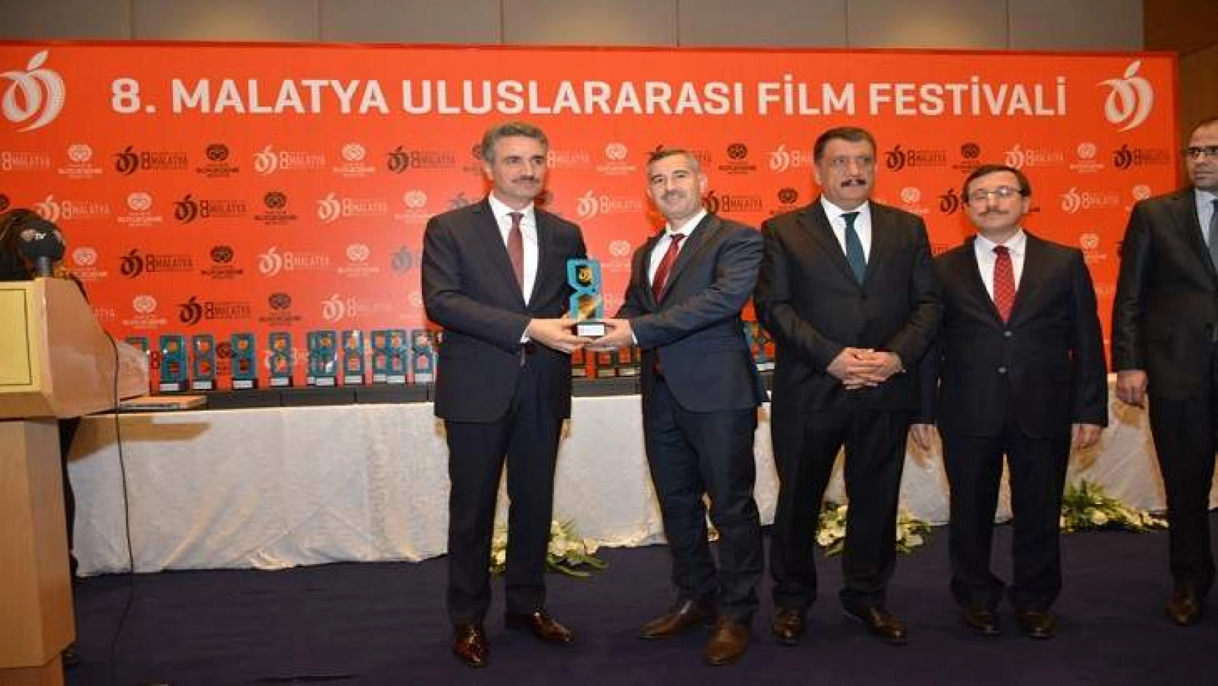 Vali Baruş, 8 Uluslararası Film Festivali Plaket Törenine Katıldı