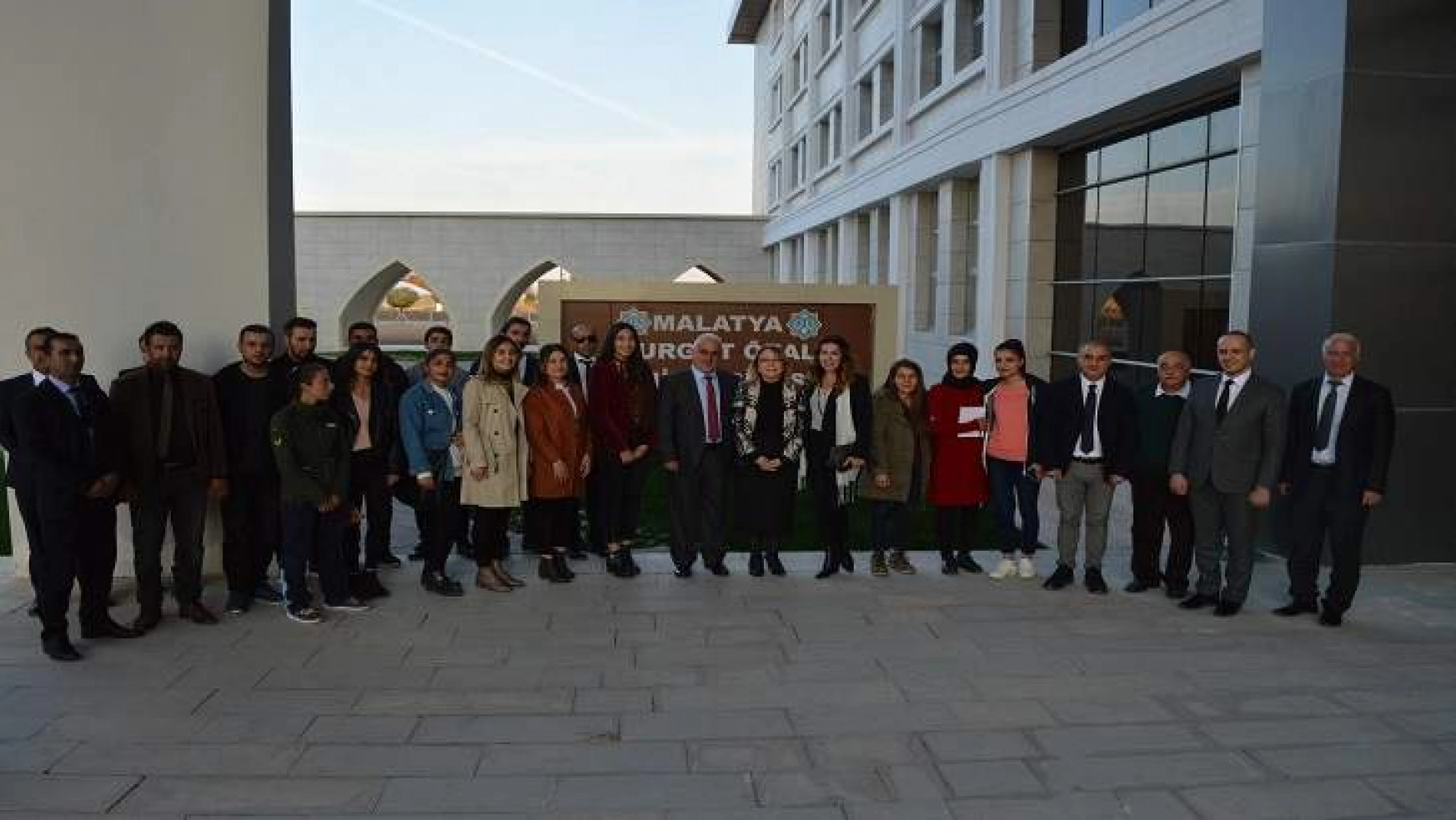 Tuzcuoğlu, Malatya Turgut Özal Üniversitesi öğrencileri ile buluştu