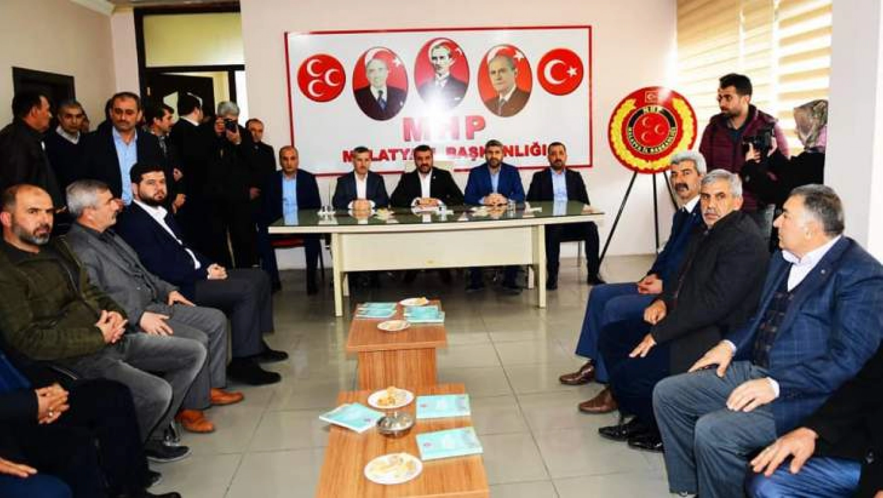 Belediye Başkanı Çınardan MHP'ye Ziyaret