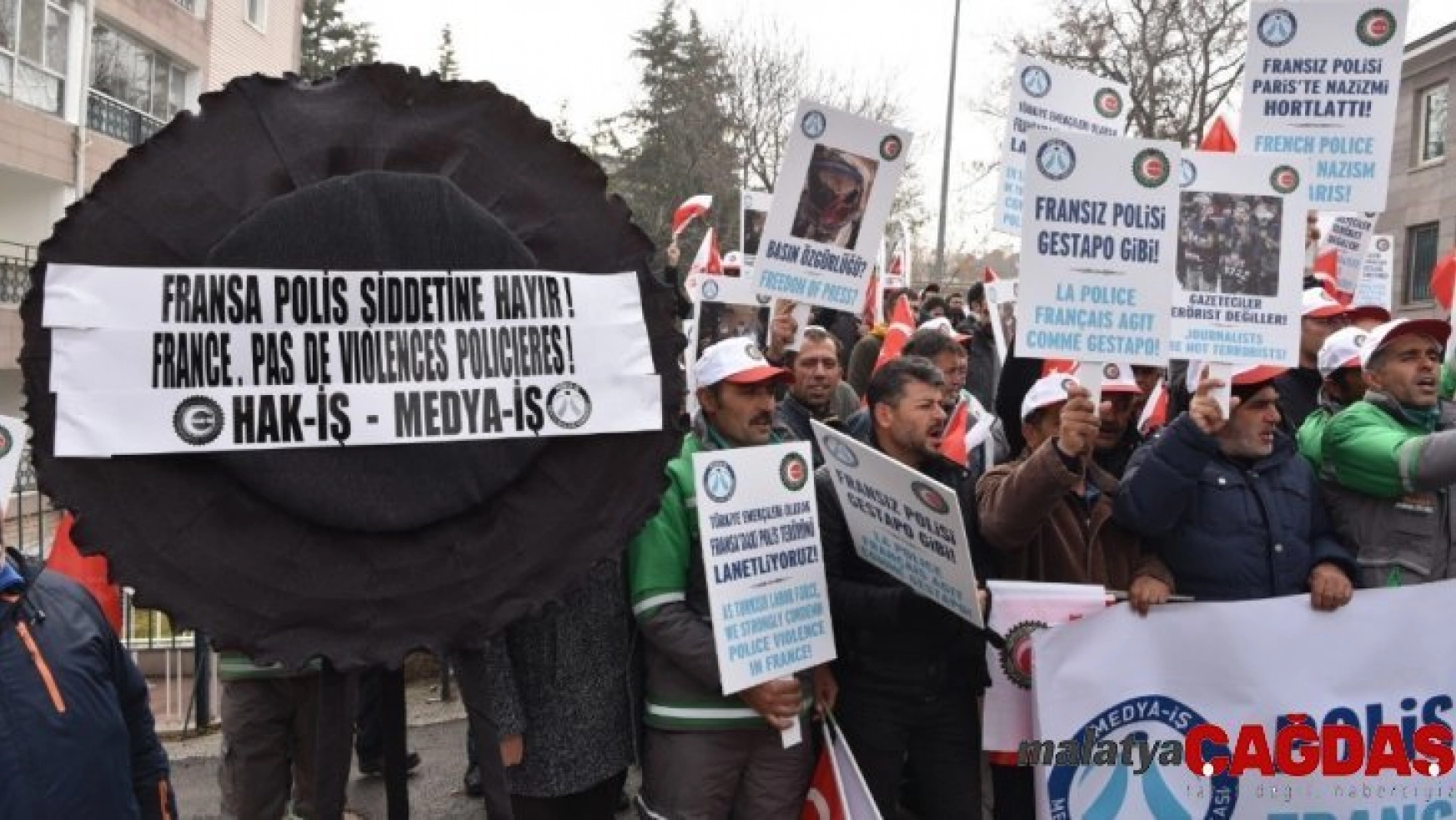 HAK - İŞ'ten Fransa Büyükelçiliği önünde eylem