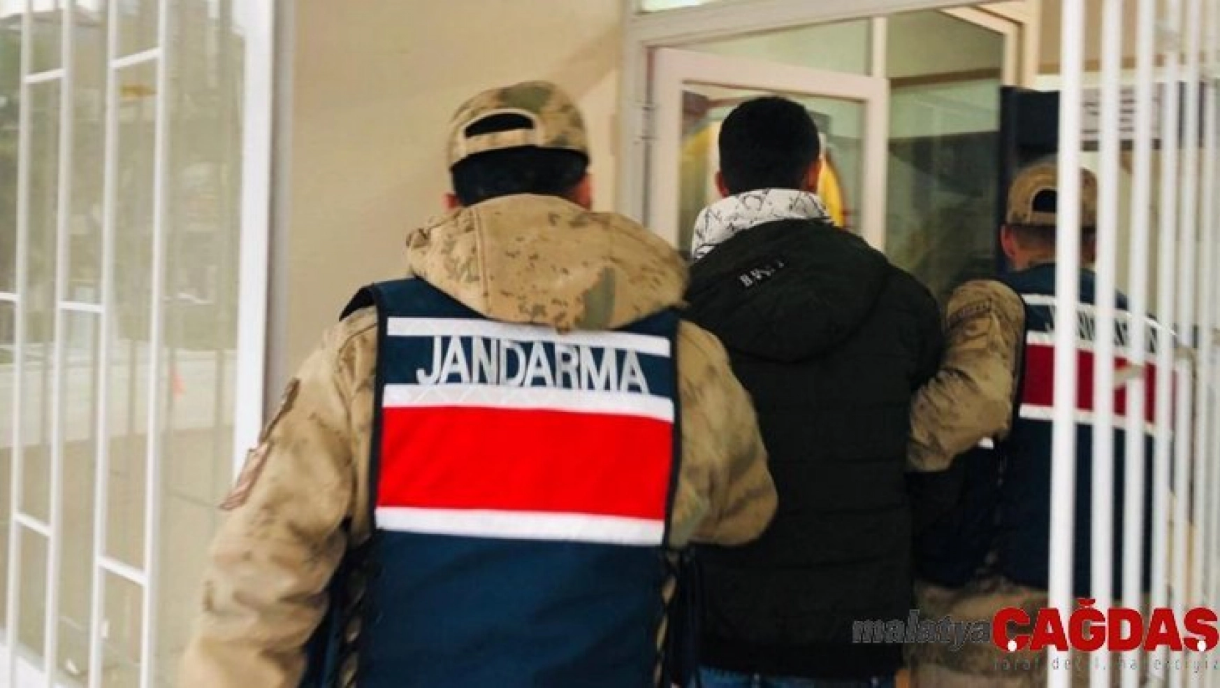 Hatay'da göçmen kaçakçısı 1 kişi tutuklandı