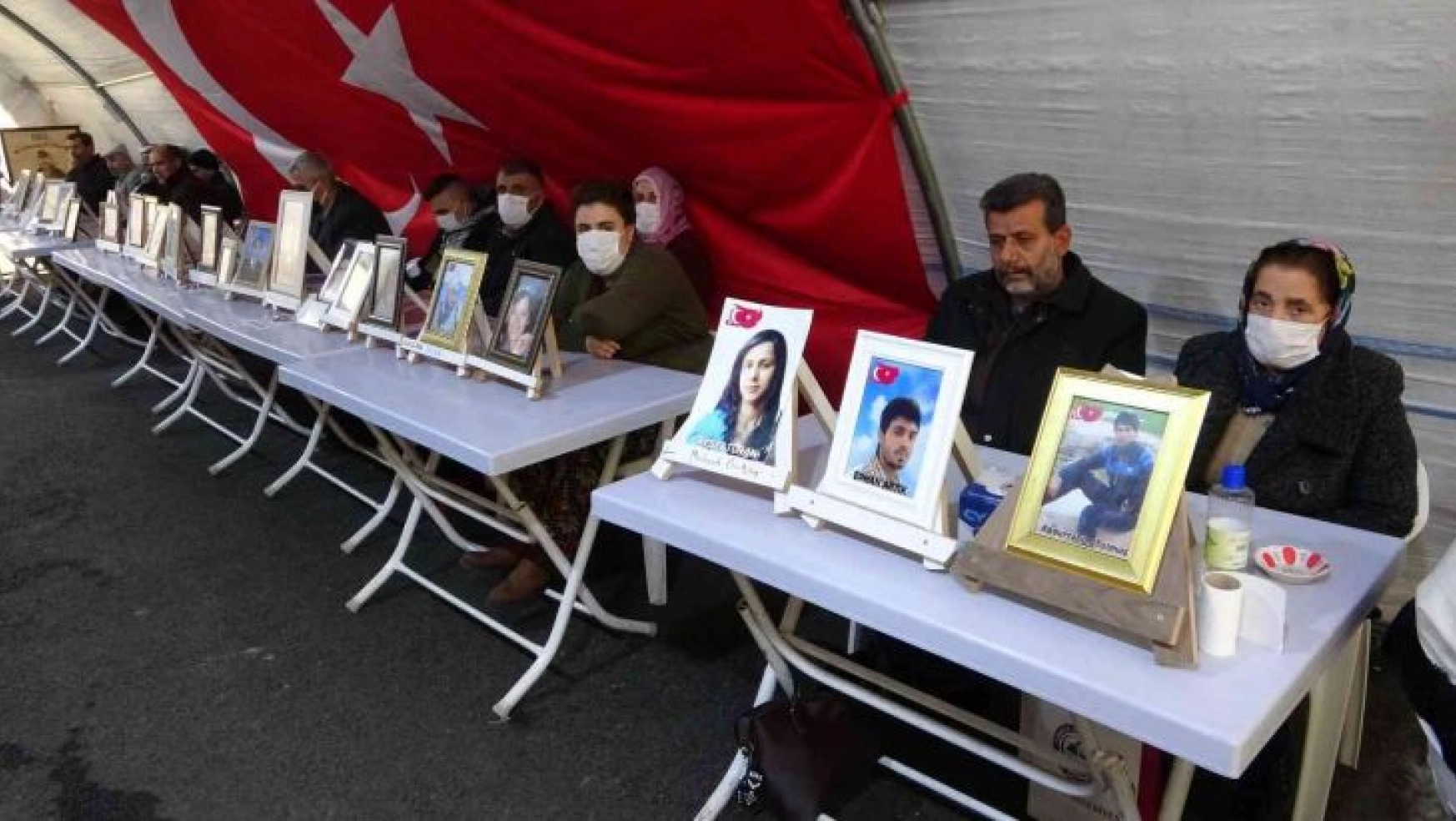 HDP önünde evlat nöbeti tutan ailelerin direnişi sürüyor