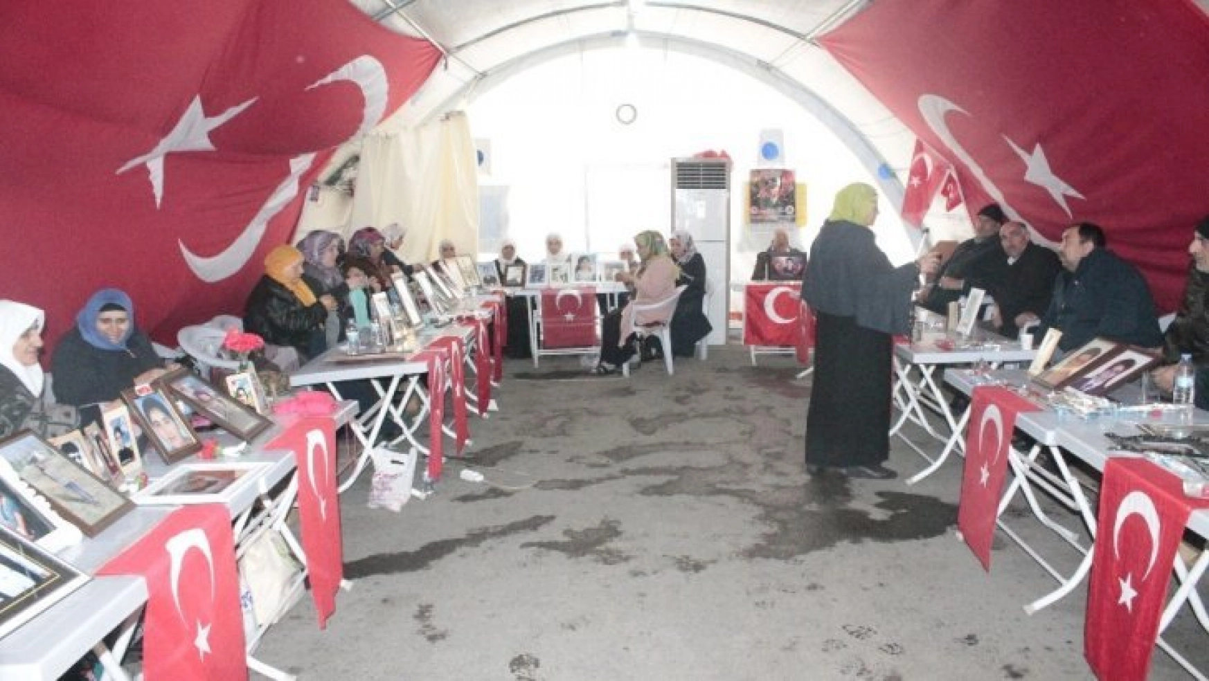 HDP önündeki ailelerin evlat nöbeti 152'inci gününde