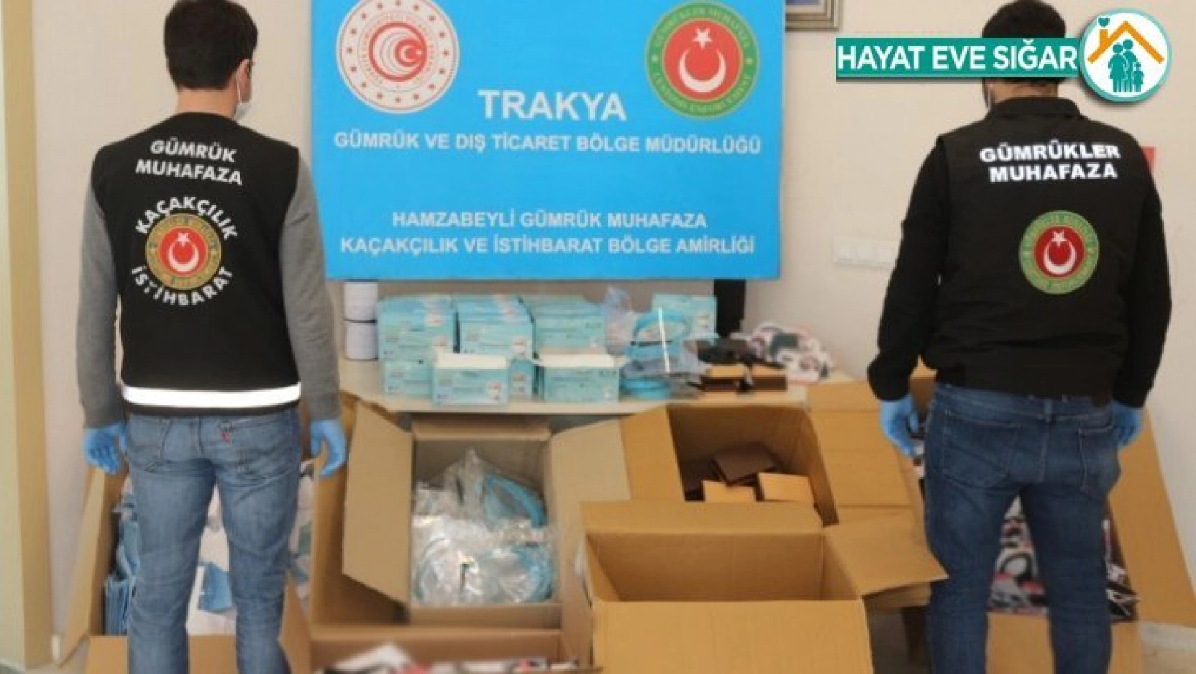 İzmir'de 15 ton etil alkol ve Edirne'de 5 bin 230 adet maske ile siperlik ele geçirildi