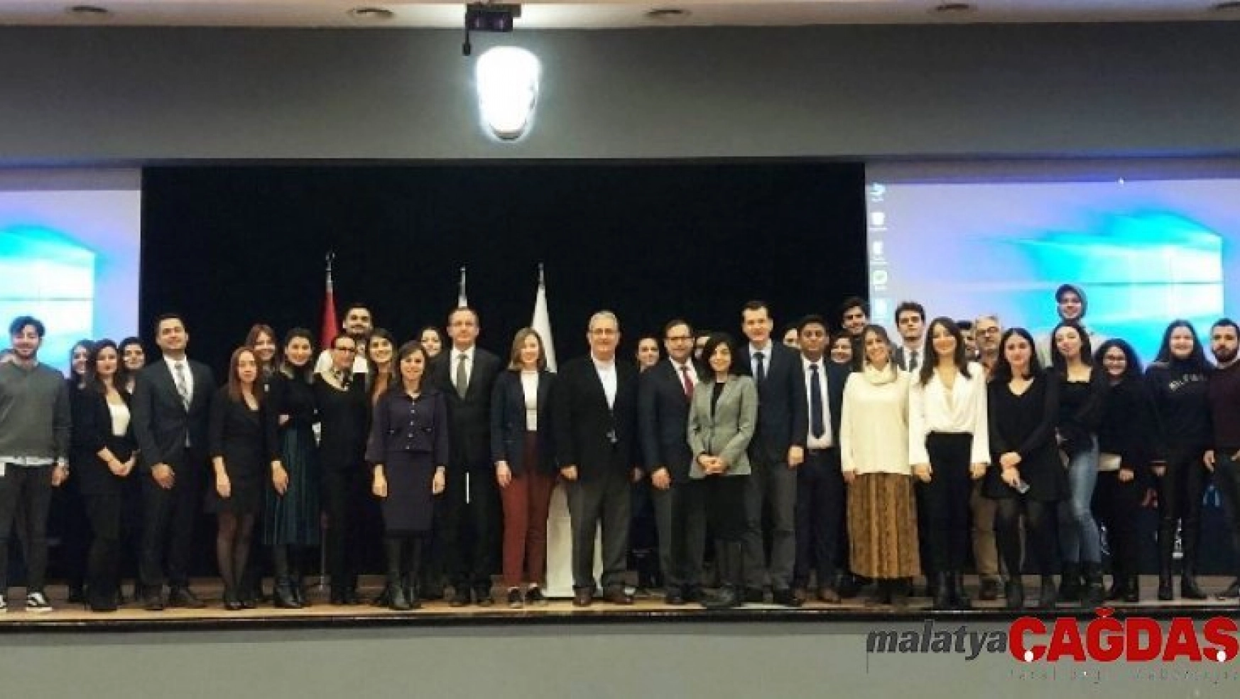 İzmir Ekonomi Üniversitesi'nde 'uygulamalı eğitim' fırsatı