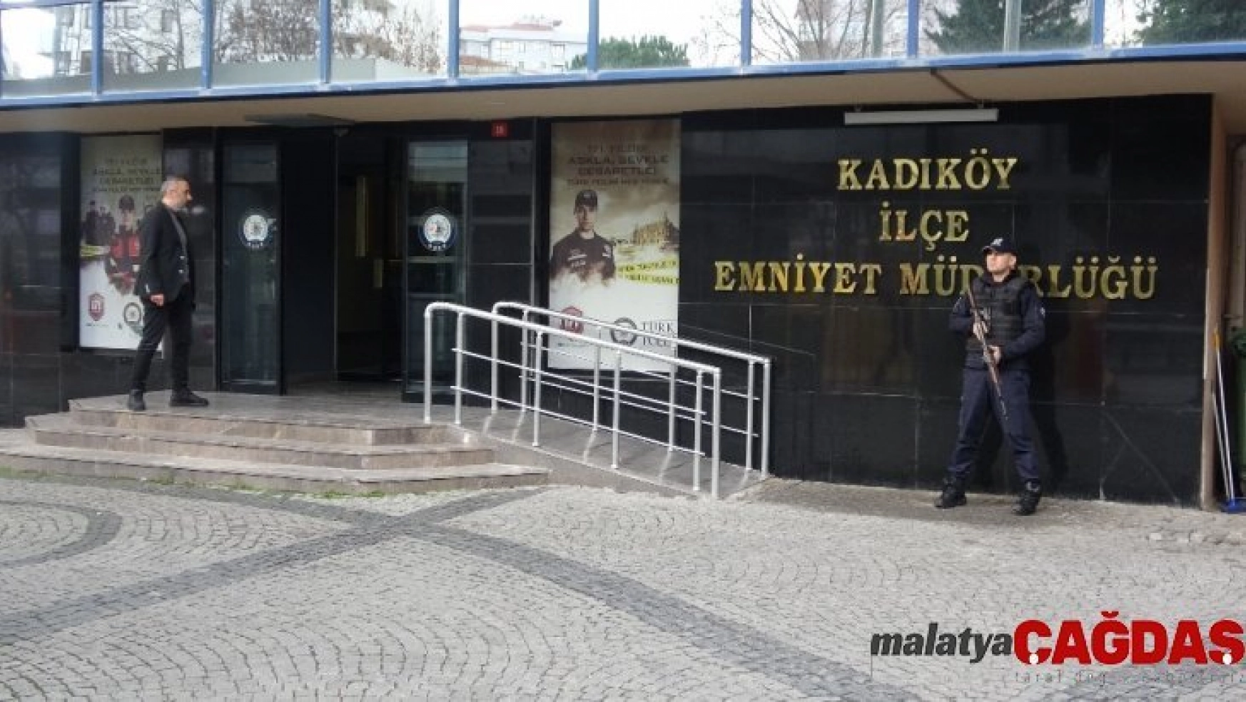 Kadıköy'de eşi ve annesini öldüren zanlı adliyeye sevk edildi
