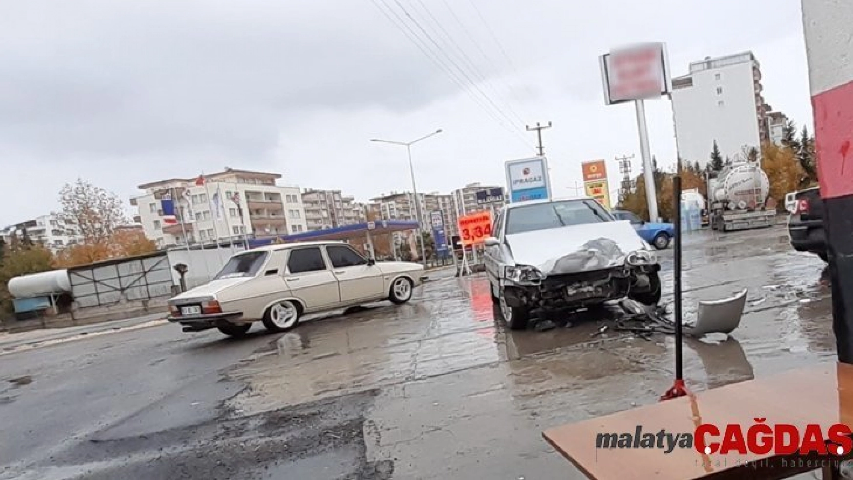 Kahta'da zincirleme trafik kazası: 1 yaralı