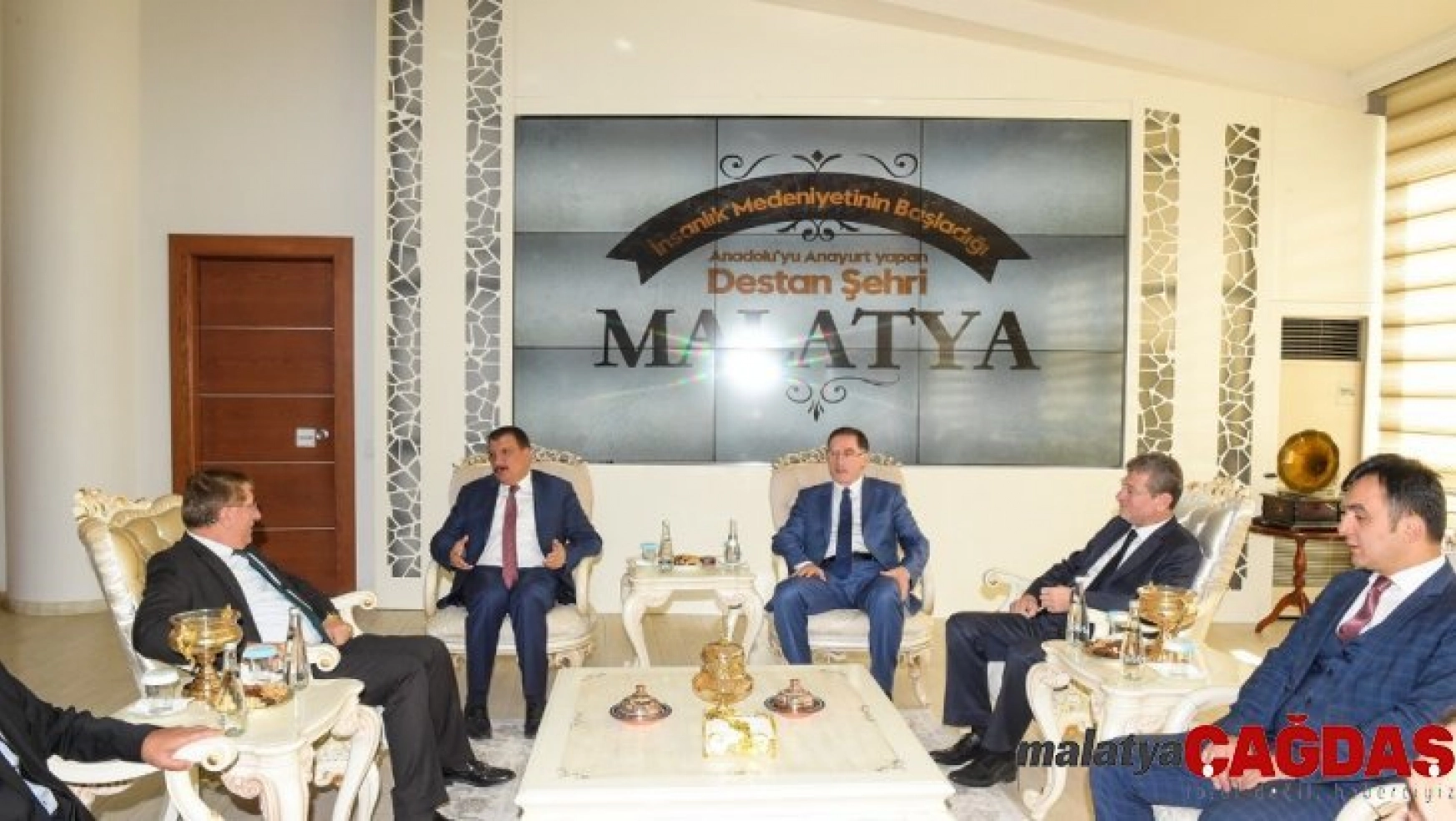 Kamu Denetçiliği Kurumu Başkanı Malkoç, Başkan Gürkan'ı ziyaret etti