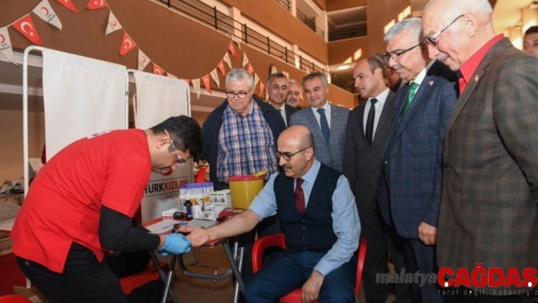 Kan bağışı kampanyasına Vali Demirtaş'tan destek