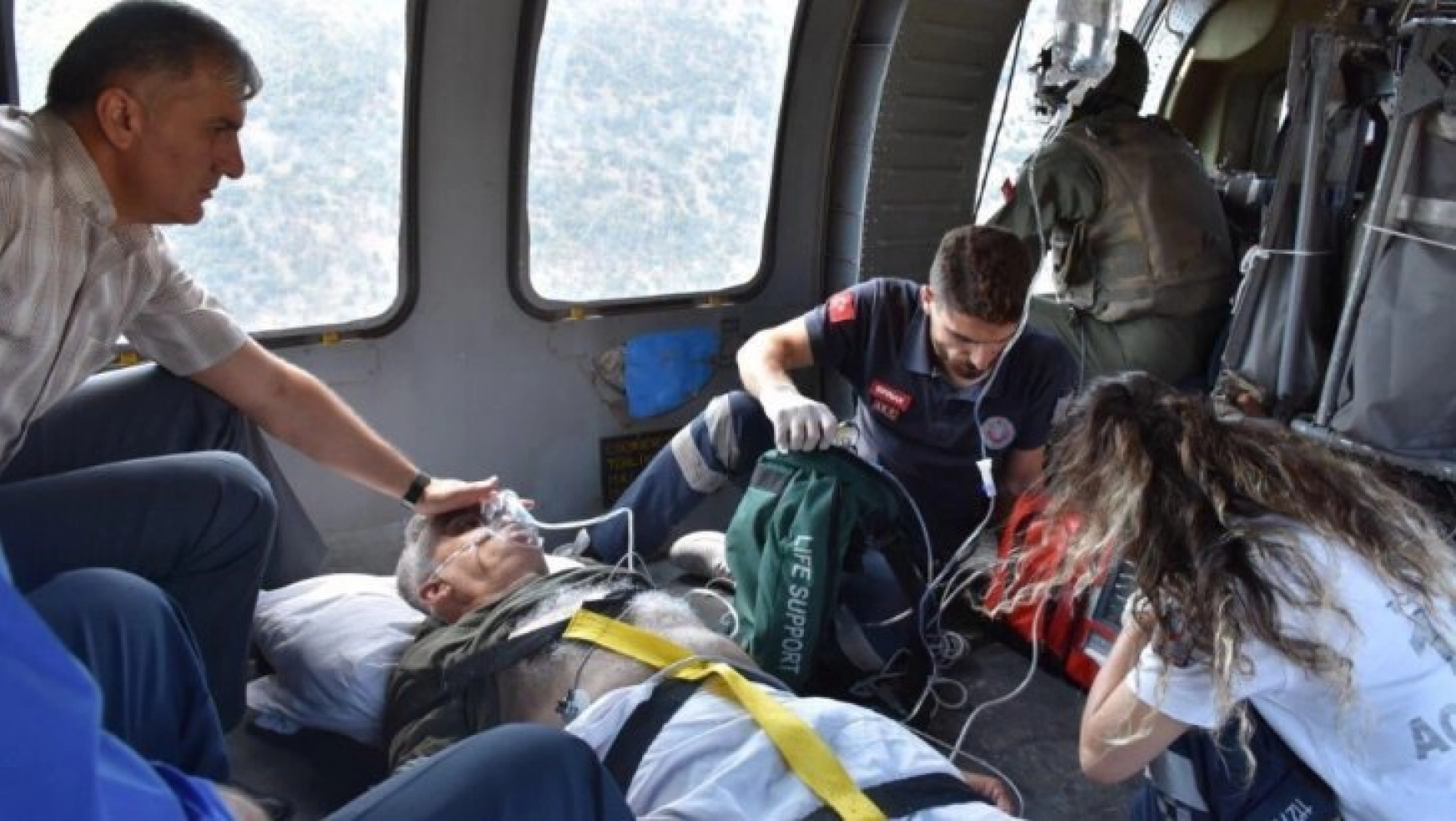 Kara Kuvvetleri 4 hastayı helikopterle nakletti