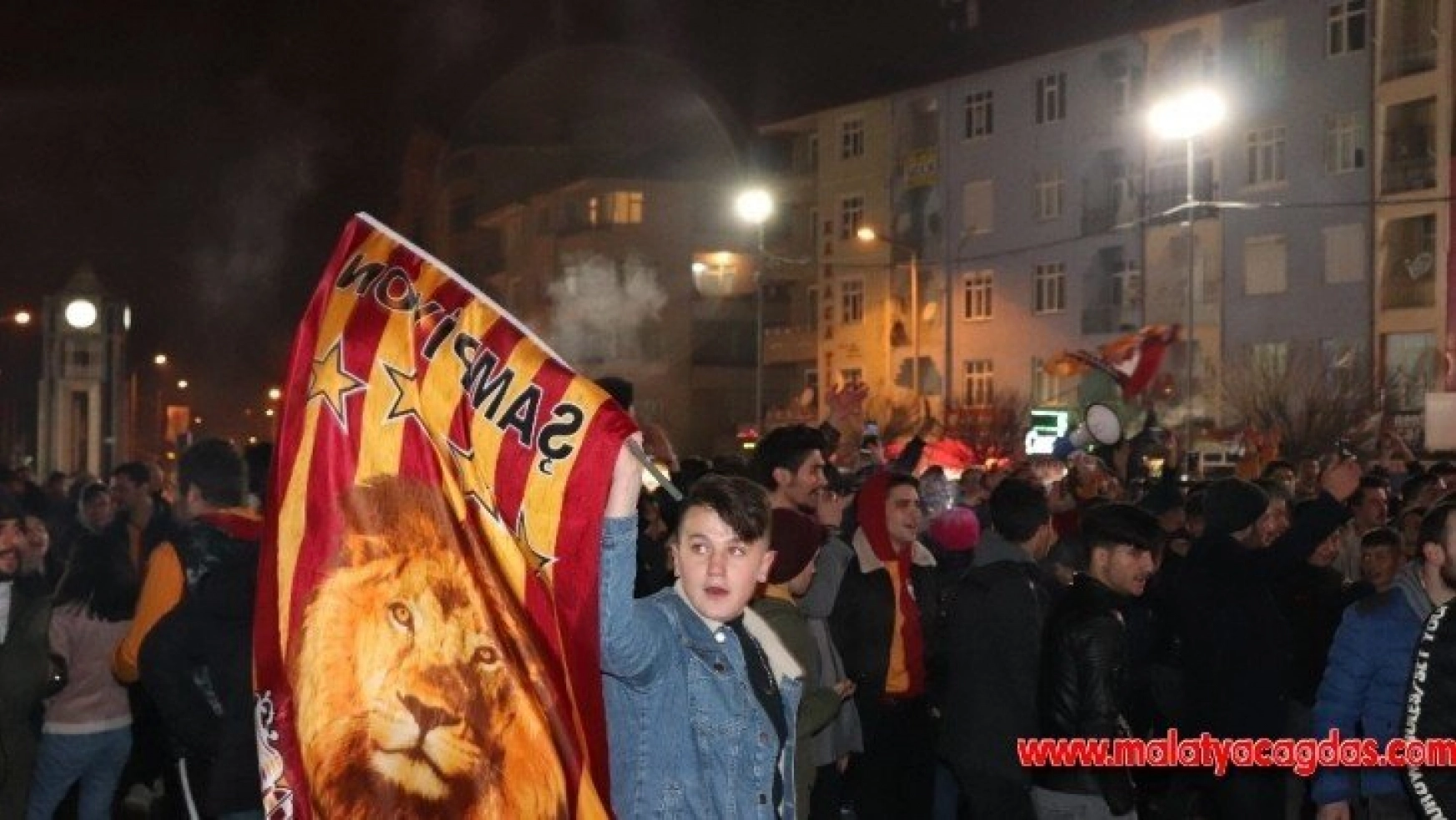 Karaman'da Galatasaraylı taraftarların galibiyet sevinci