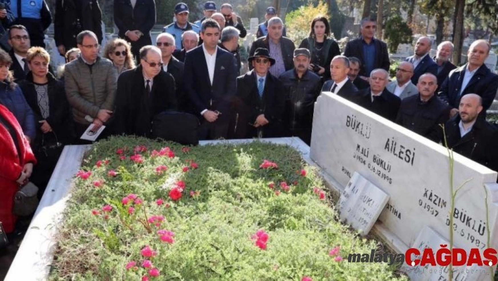 Kartal Belediyesi eski başkanlarından Mehmet Ali Büklü, kabri başında anıldı