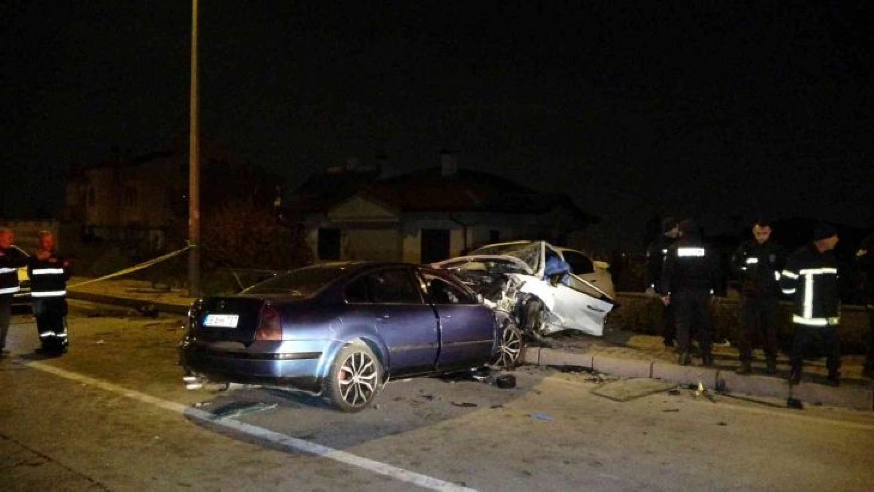 Kayseri'de iki otomobil kafa kafaya çarpıştı: 2 ölü, 6 yaralı
