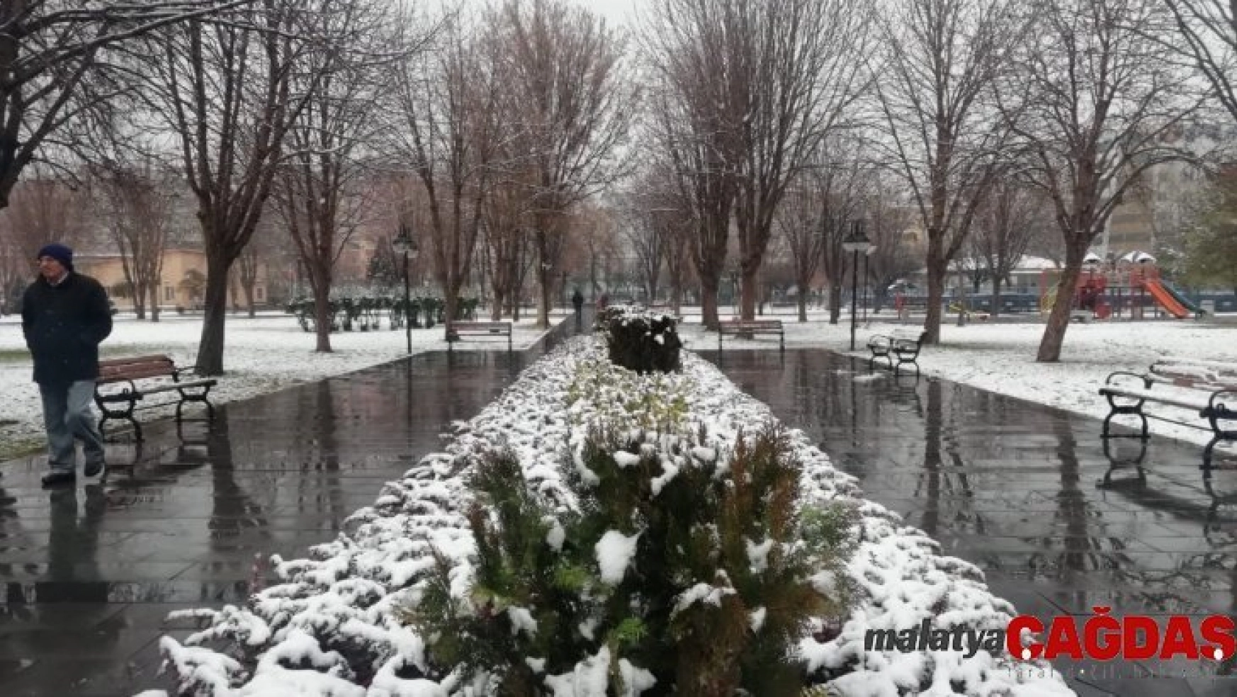 Kayseri'ye 2020'nin ilk karı yağdı