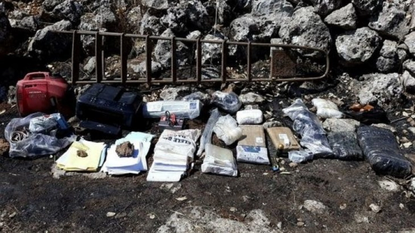 PKK'ya ait 3 sığınakta mühimmatlar bulundu