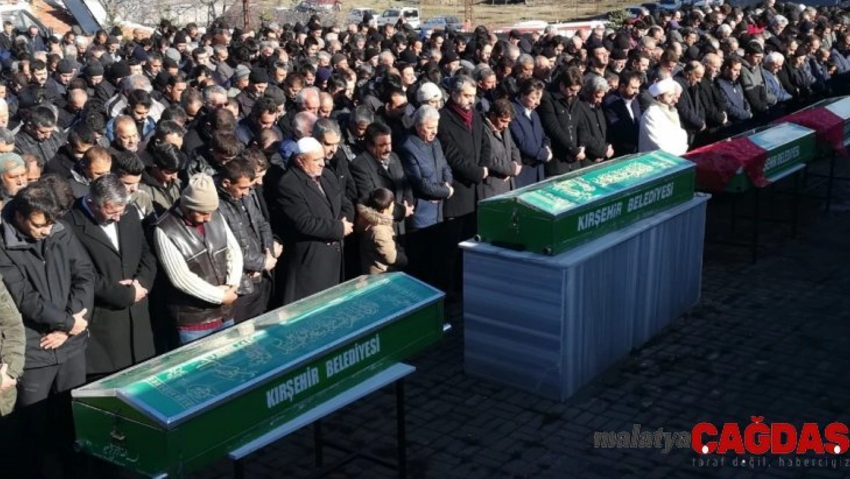 Kırşehir'de kazada hayatını kaybeden aile son yolculuğuna uğurlandı