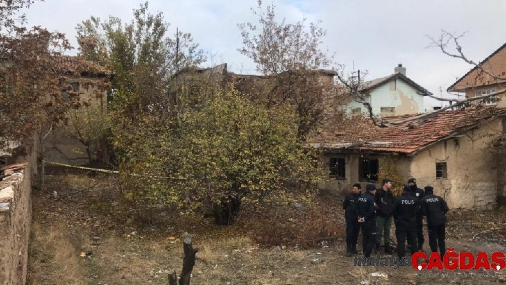 Konya Valisi Toprak: 'Enkazdaki 3 kişinin cansız bedenine ulaşıldı'