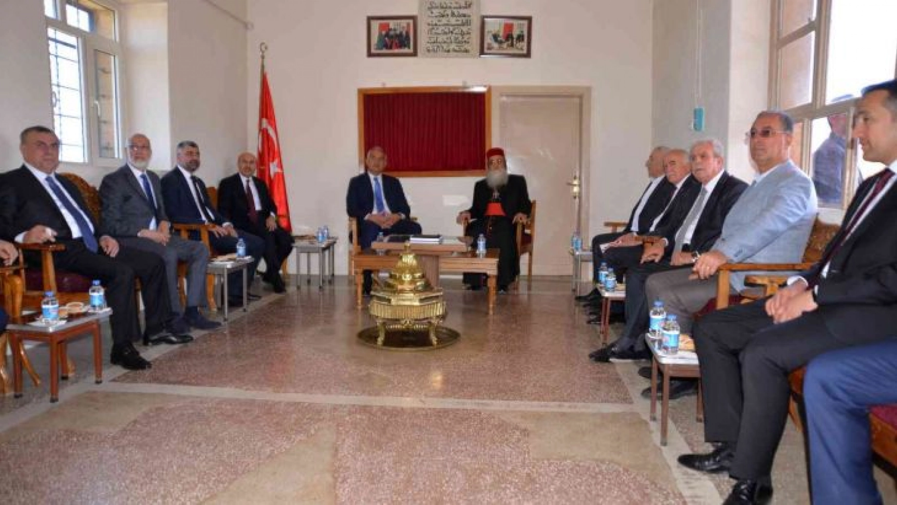 Kültür ve Turizm Bakanı Ersoy, Mardin'de zılgıtlarla karşılandı