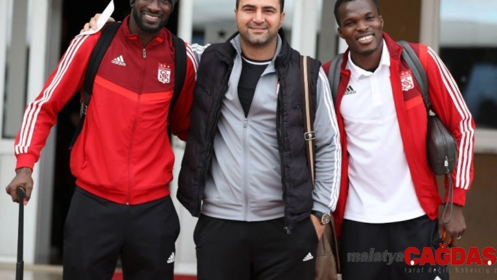 Lider Sivasspor, kupa maçı için İstanbul'a gitti