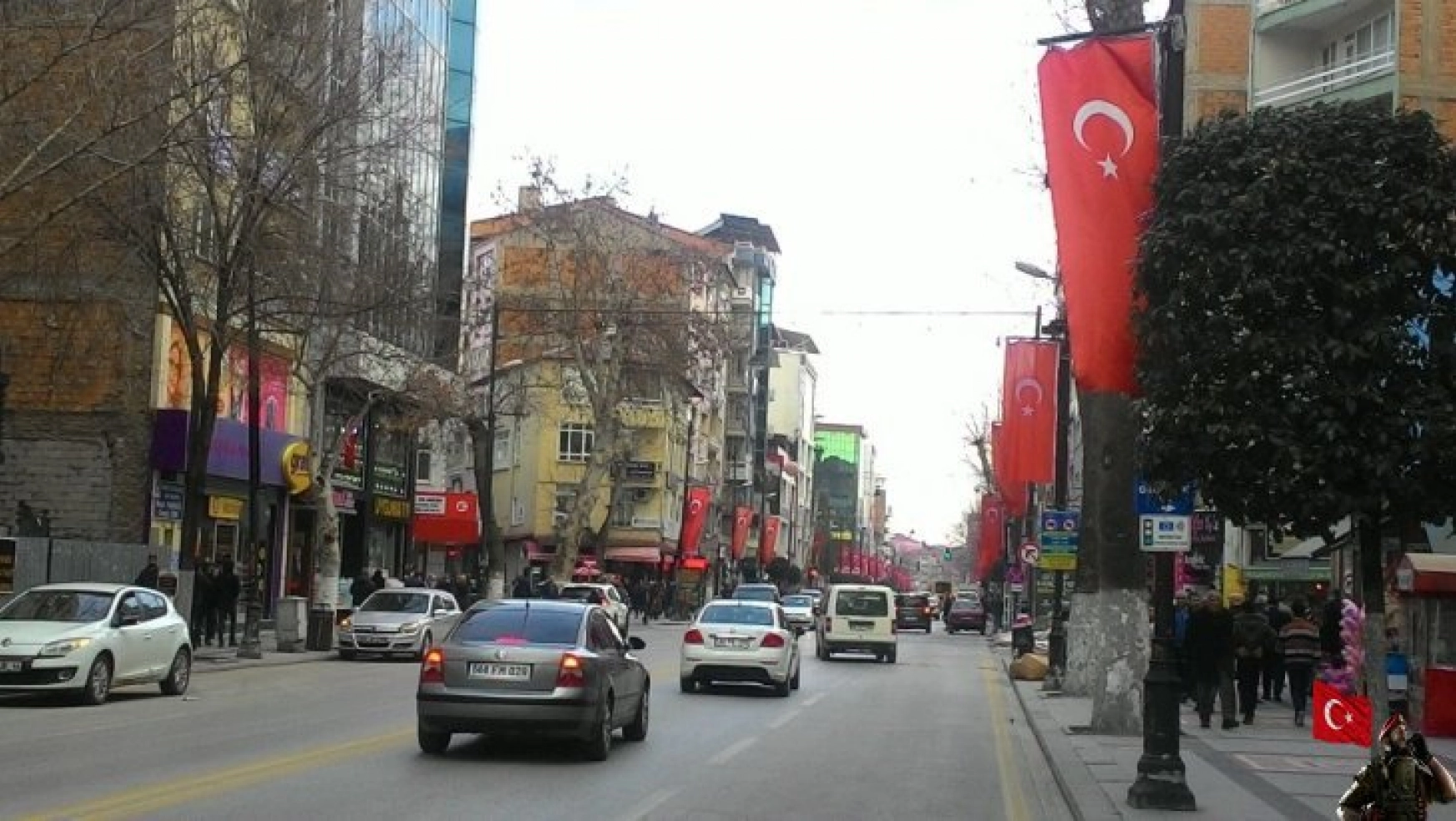 Malatya caddeleri Türk bayraklarıyla donatıldı