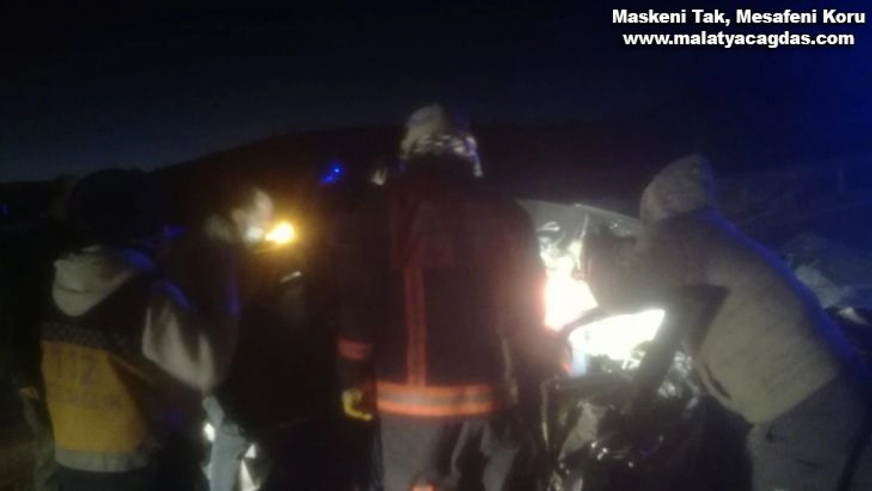 Malatya'da baba ve oğlu kazada yaralandı
